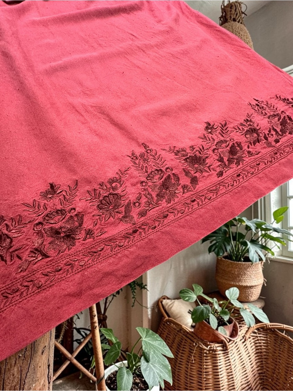 Vintage JL Studio Linen Blend Embroidered Midi Dress. Rusty Red.
Size :14 - Picture 9 of 9
